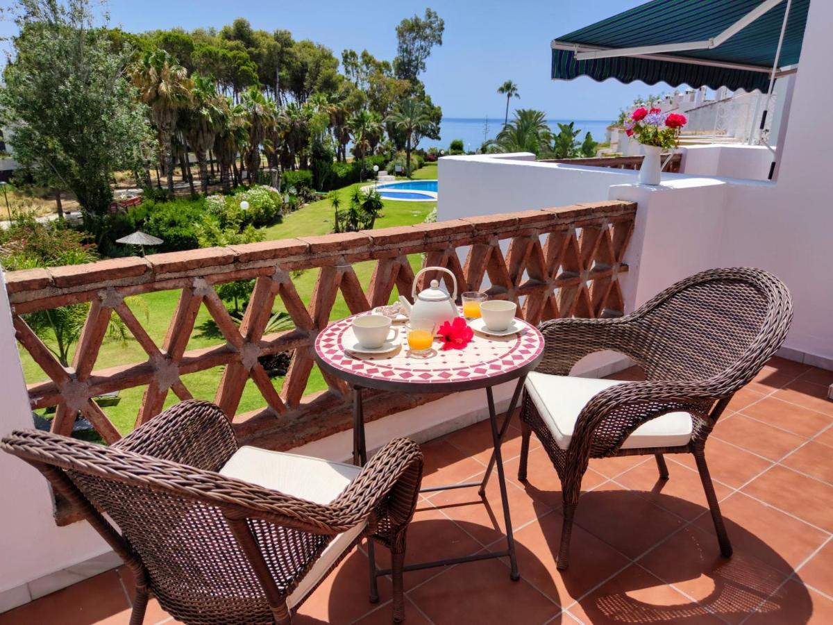 Spacious Beachfront Town House In Estepona With Fully Equipped Kitchen, Pools, Garden, Sea View Dış mekan fotoğraf