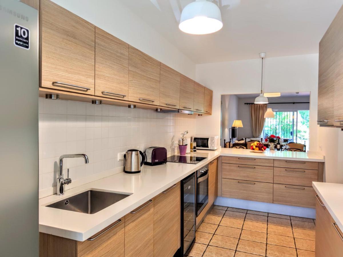 Spacious Beachfront Town House In Estepona With Fully Equipped Kitchen, Pools, Garden, Sea View Dış mekan fotoğraf