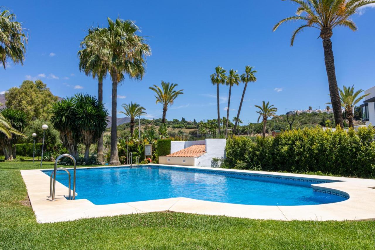 Spacious Beachfront Town House In Estepona With Fully Equipped Kitchen, Pools, Garden, Sea View Dış mekan fotoğraf