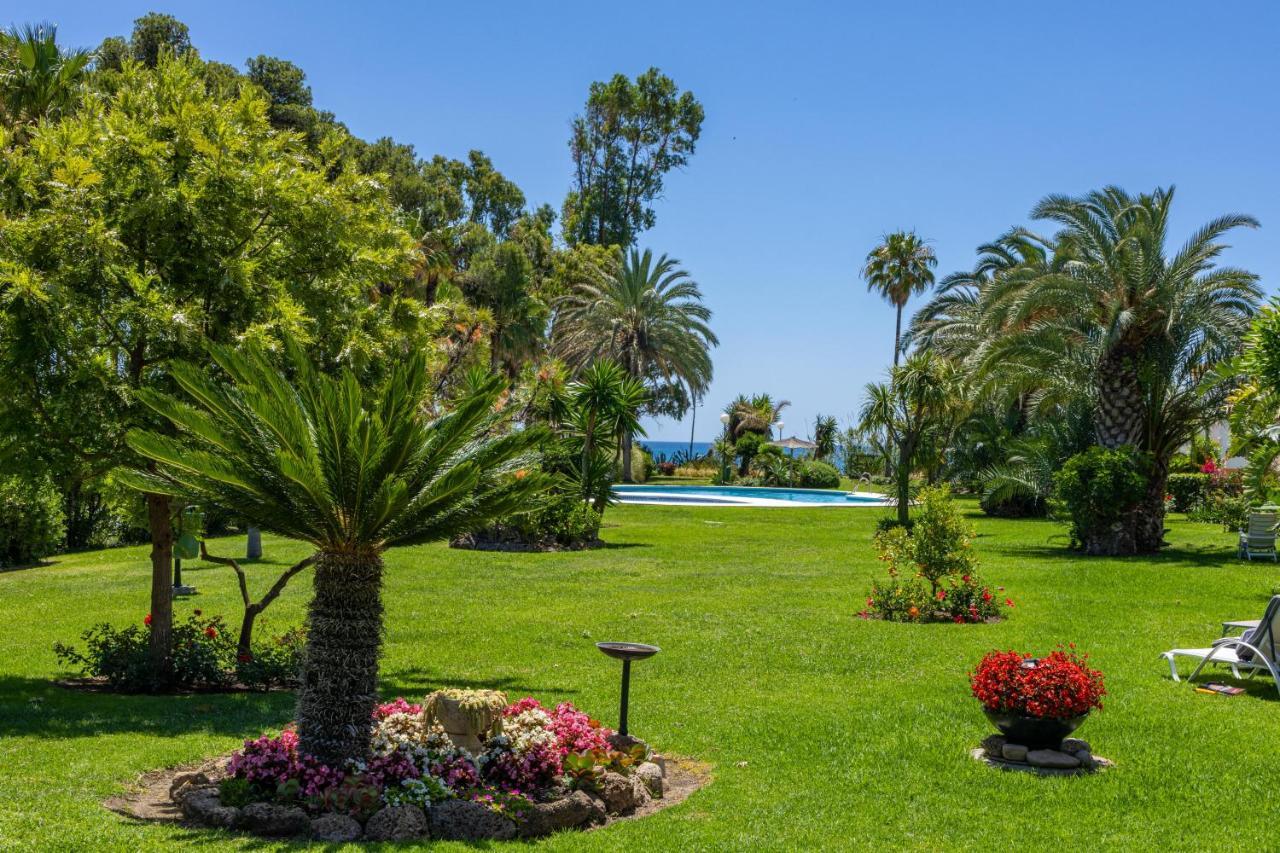 Spacious Beachfront Town House In Estepona With Fully Equipped Kitchen, Pools, Garden, Sea View Dış mekan fotoğraf