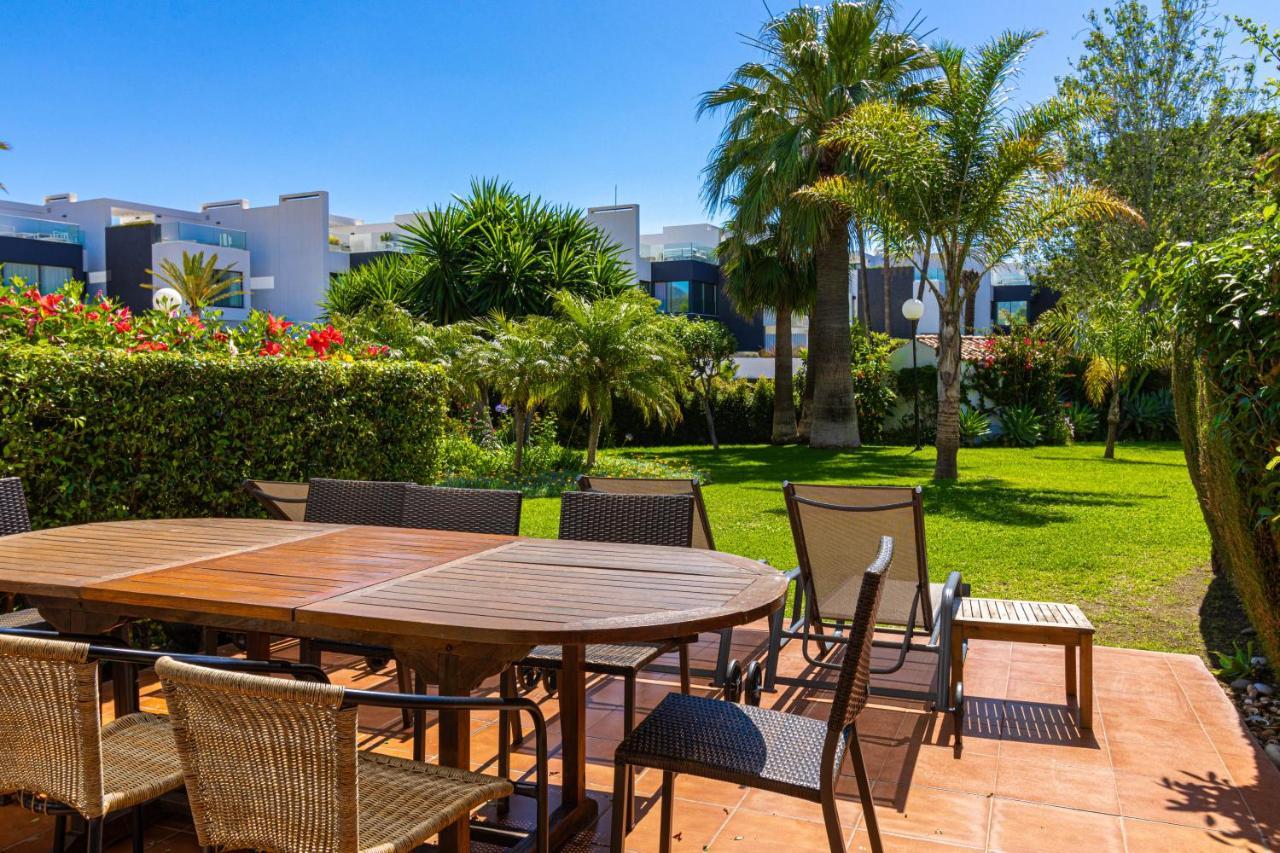 Spacious Beachfront Town House In Estepona With Fully Equipped Kitchen, Pools, Garden, Sea View Dış mekan fotoğraf