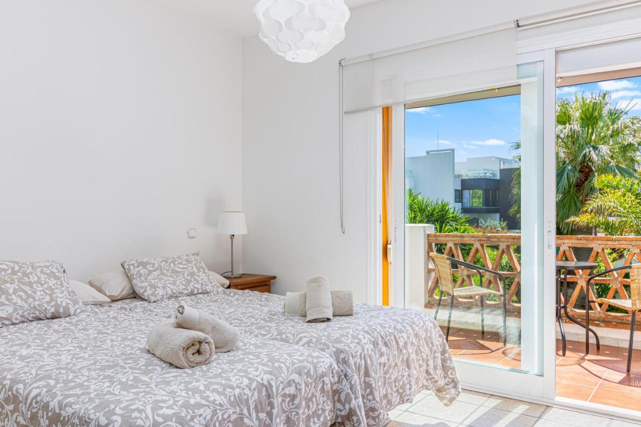 Spacious Beachfront Town House In Estepona With Fully Equipped Kitchen, Pools, Garden, Sea View Dış mekan fotoğraf